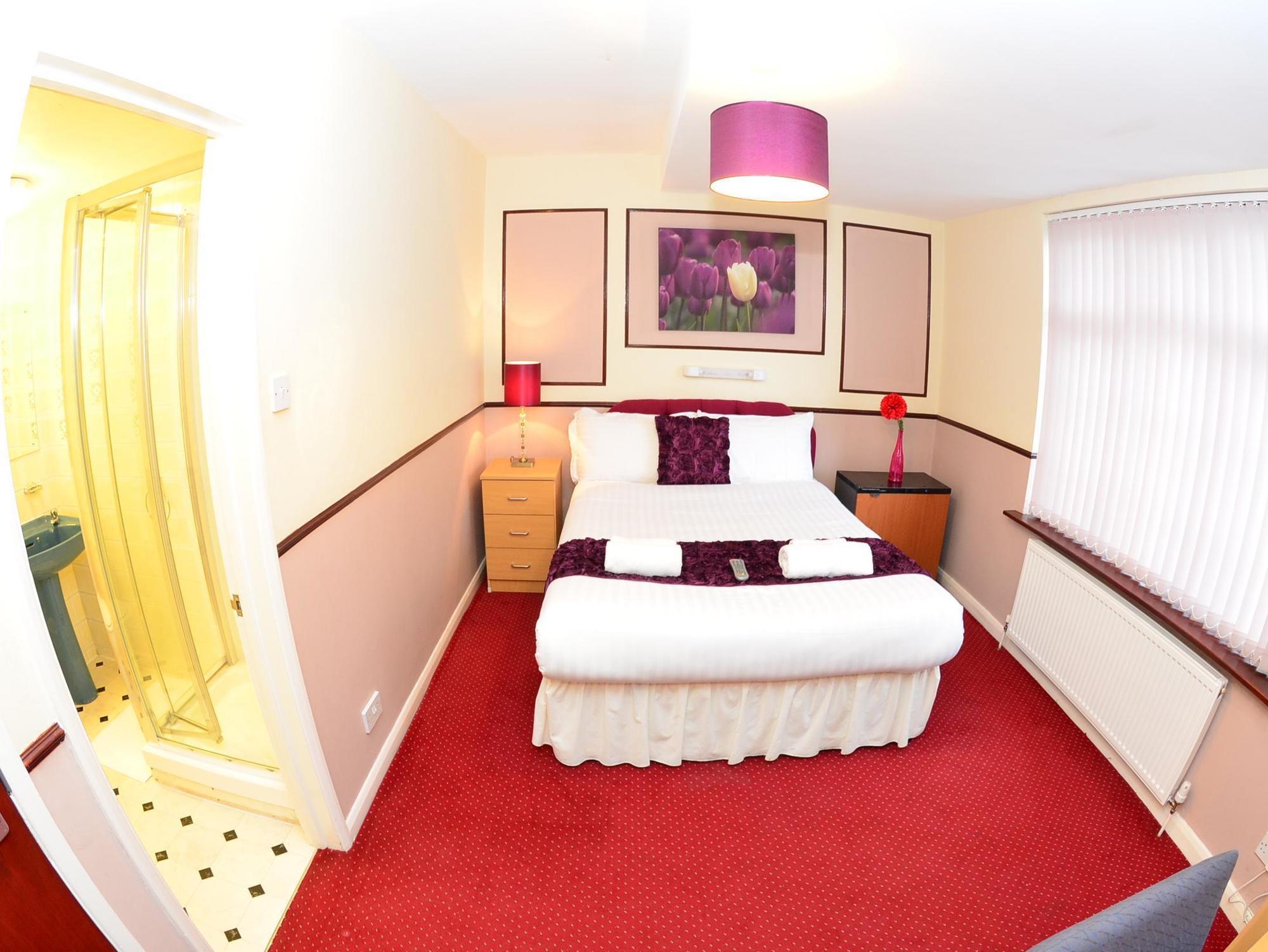 Hôtel Heathrow Palace à Hounslow Extérieur photo