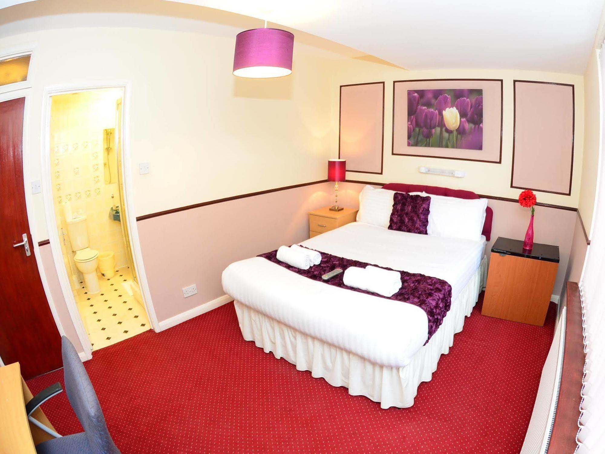 Hôtel Heathrow Palace à Hounslow Extérieur photo