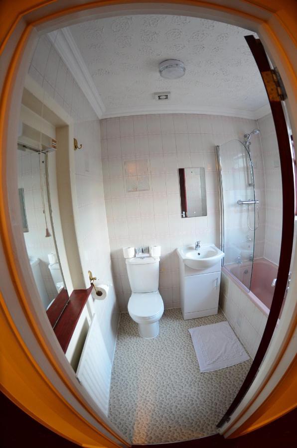 Hôtel Heathrow Palace à Hounslow Extérieur photo